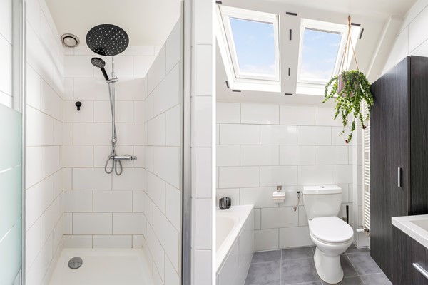 Foto - Te koop:  Verzorgde tussenwoning in Fijnaart!